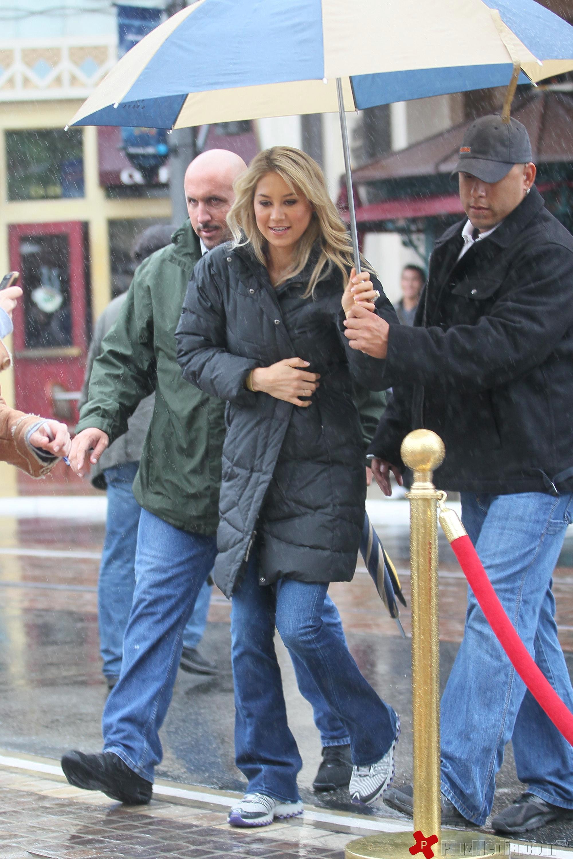 Tennis star Anna Kournikova playing table tennis at The Grove - Photos | Picture 95547